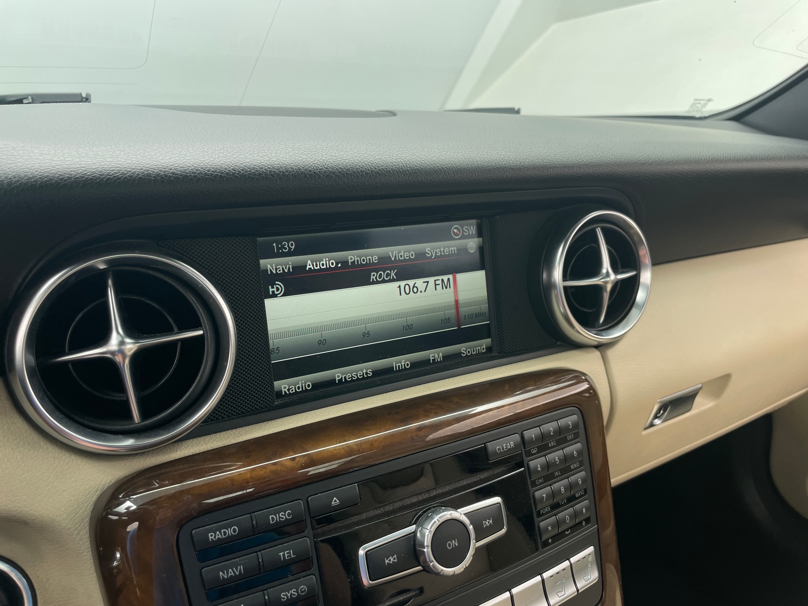 Thumbnail: 2015 Mercedes-Benz SLK - 4