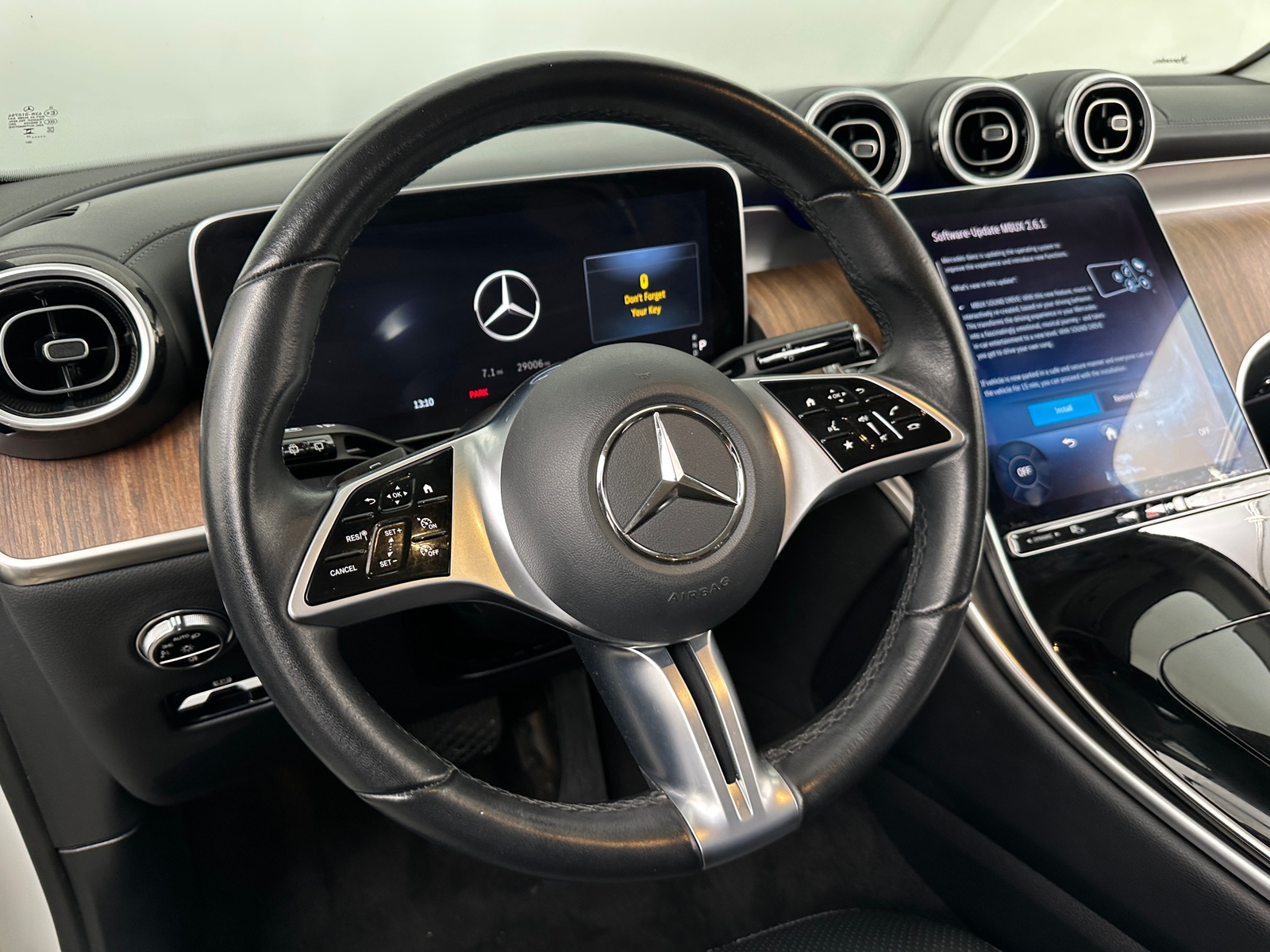 Thumbnail: 2023 Mercedes-Benz GLC - 4