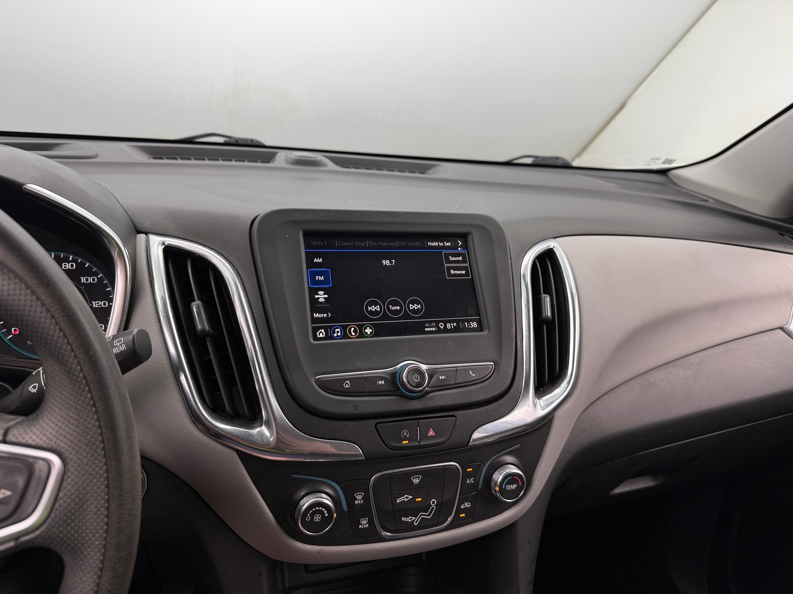 Thumbnail: 2023 Chevrolet Equinox - 4