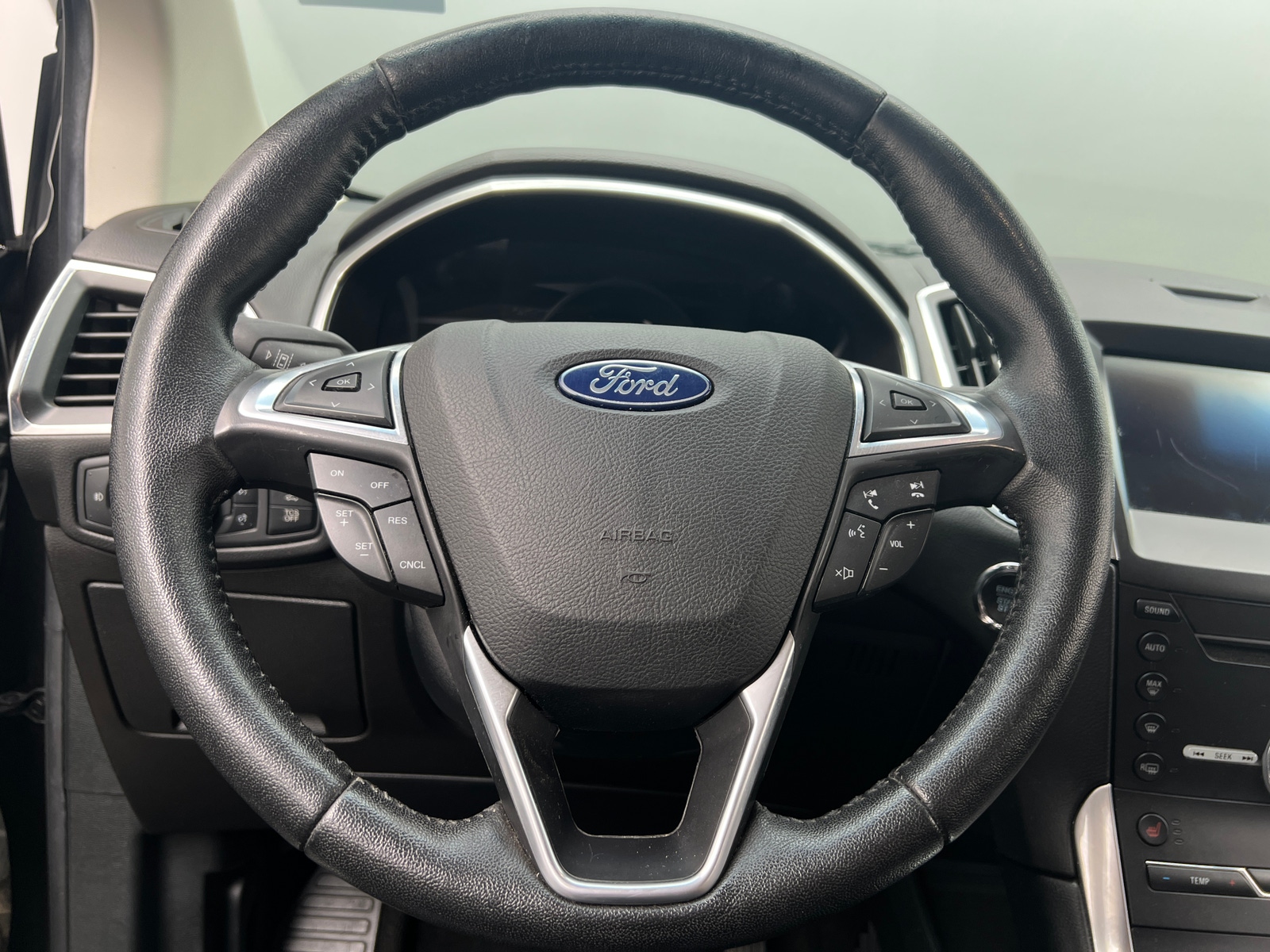 Thumbnail: 2019 Ford Edge - 4