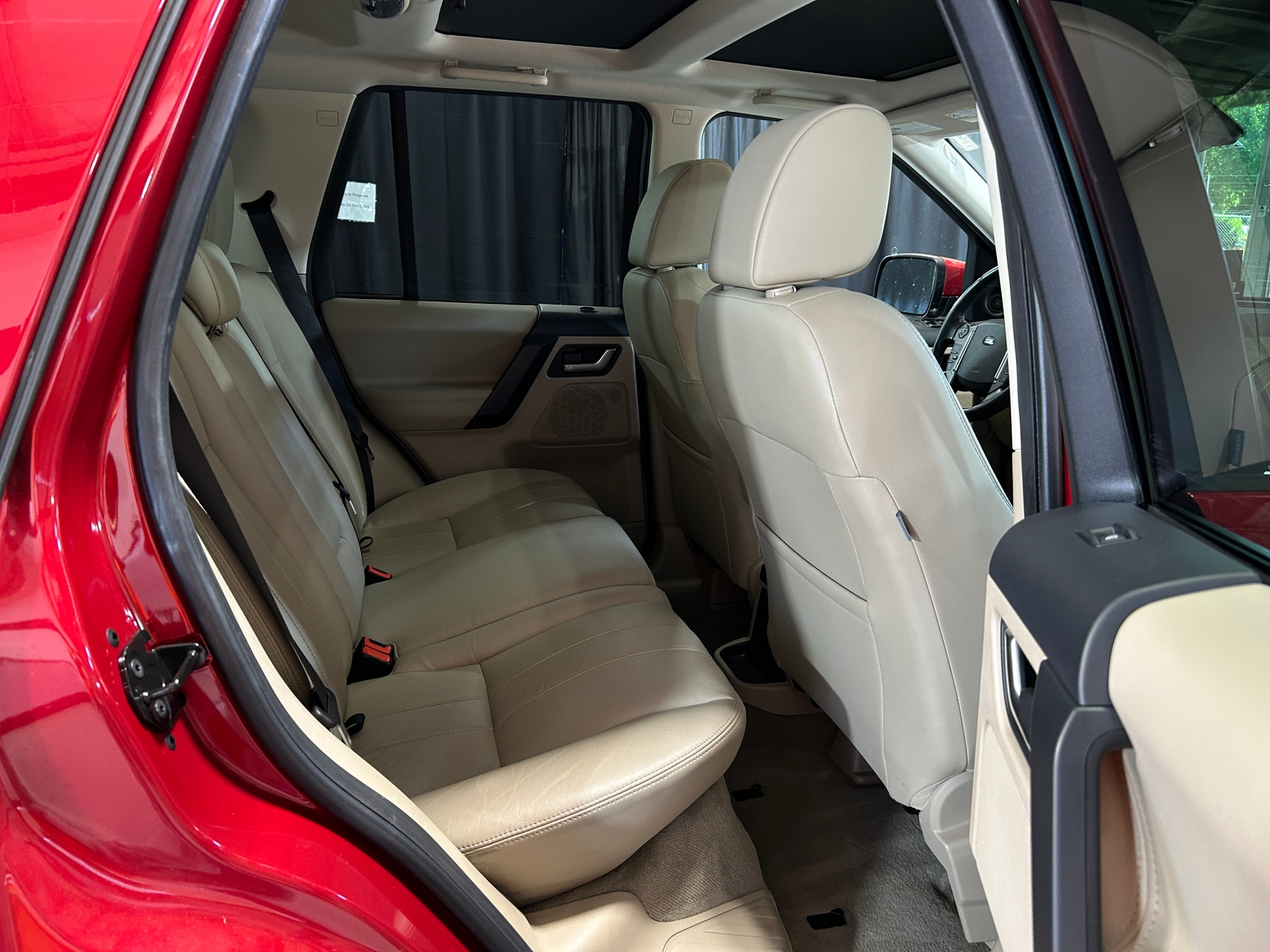 Thumbnail: 2013 Land Rover LR2 - 5