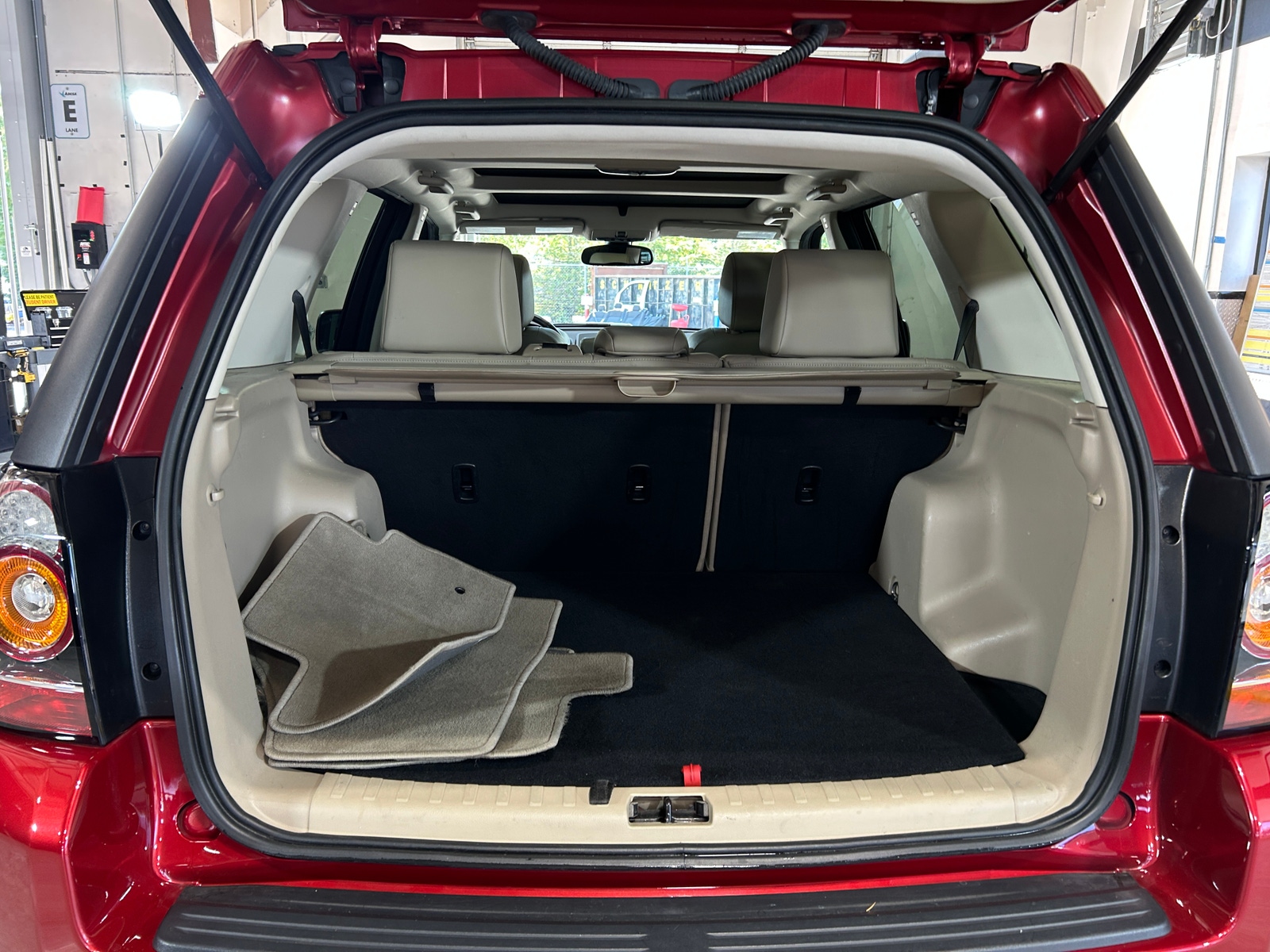 Thumbnail: 2013 Land Rover LR2 - 6