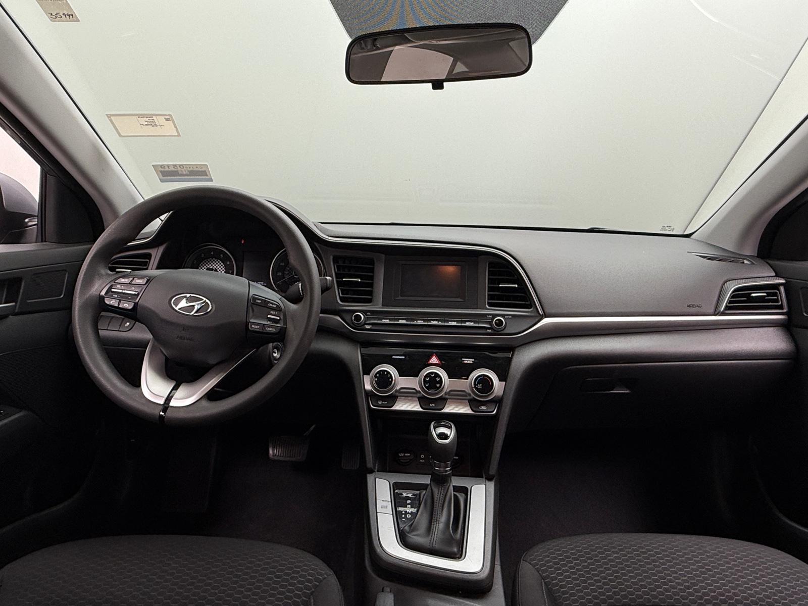 Thumbnail: 2019 Hyundai Elantra - 3