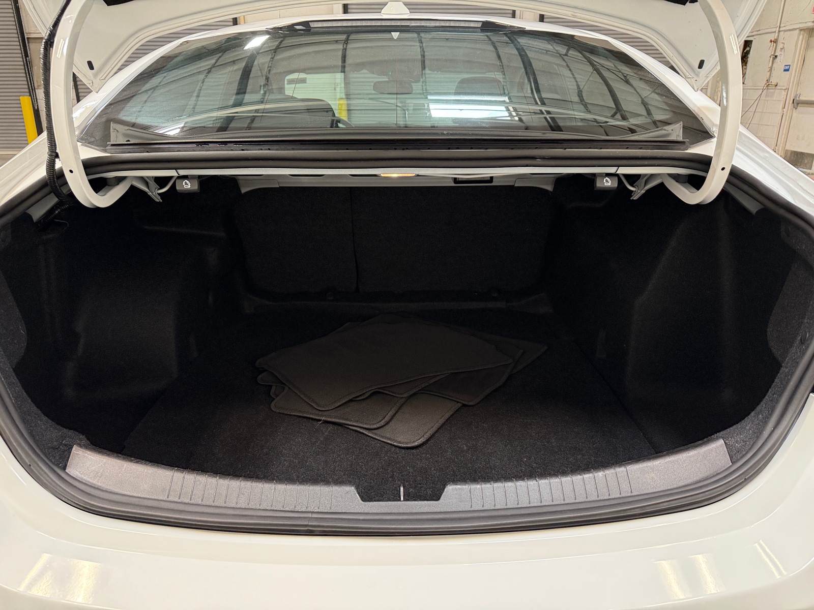 Thumbnail: 2024 Chevrolet Malibu - 7