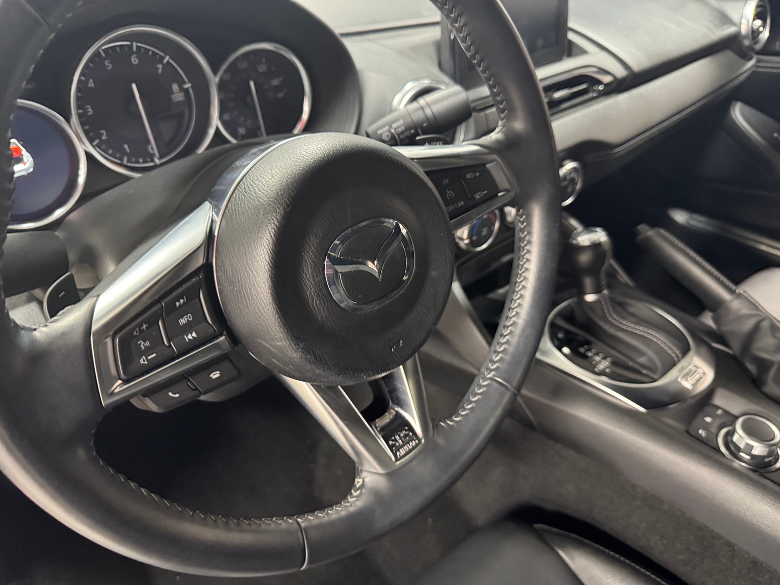 Thumbnail: 2022 Mazda MX-5 Miata - 4