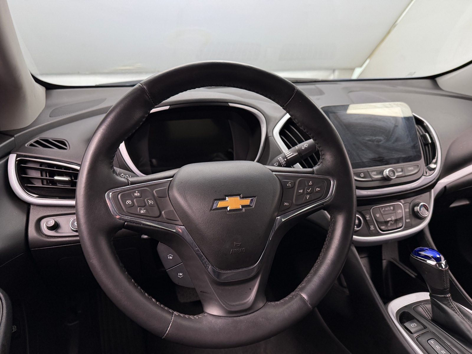 Thumbnail: 2017 Chevrolet Volt - 5