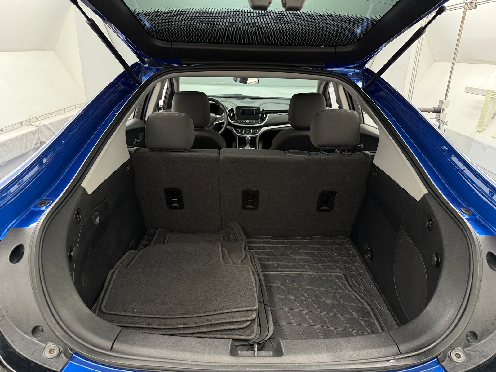 Thumbnail: 2017 Chevrolet Volt - 7