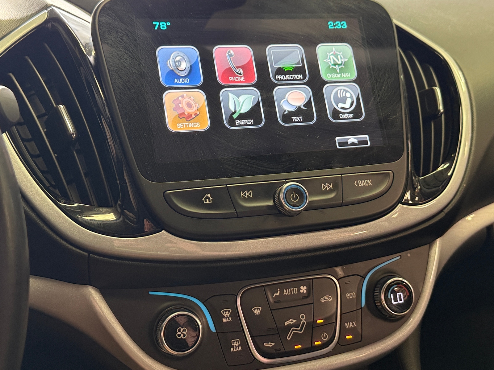 Thumbnail: 2017 Chevrolet Volt - 4