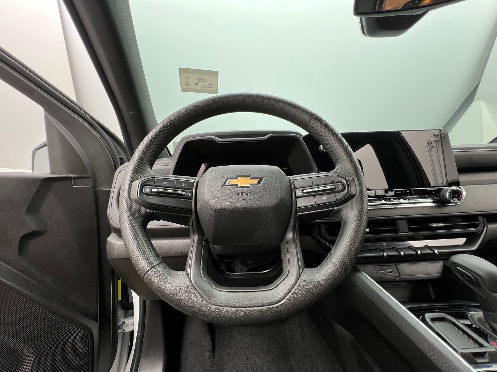 Thumbnail: 2024 Chevrolet Colorado - 5