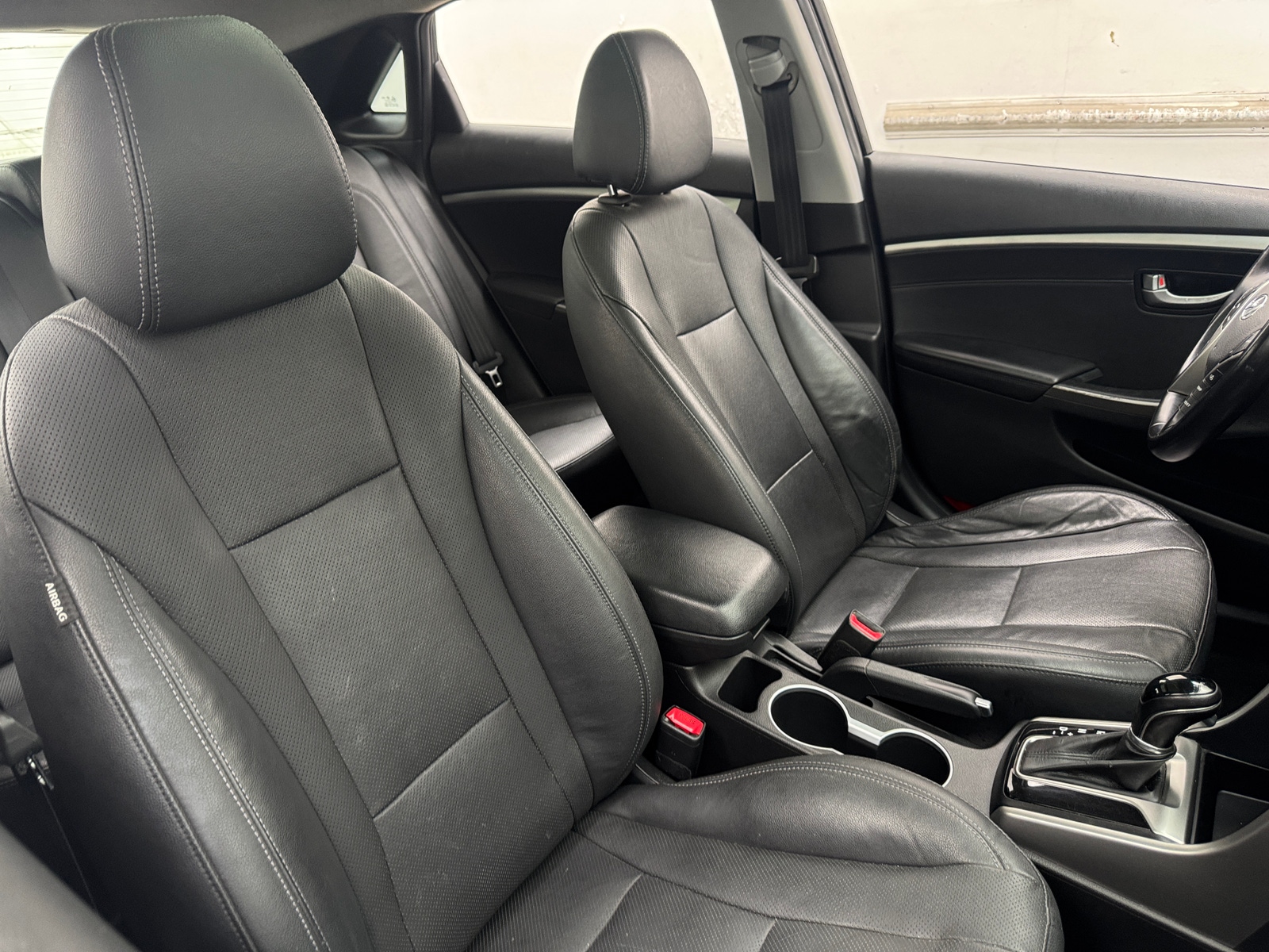 Thumbnail: 2013 Hyundai Elantra - 2