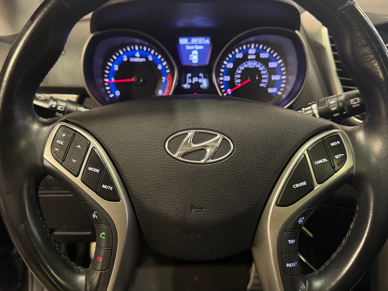 Thumbnail: 2013 Hyundai Elantra - 5