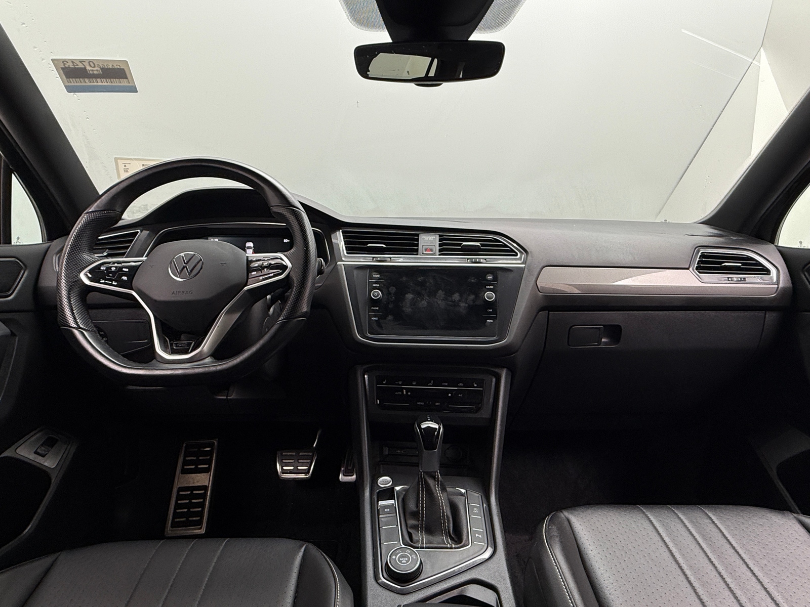 Thumbnail: 2022 Volkswagen Tiguan - 2