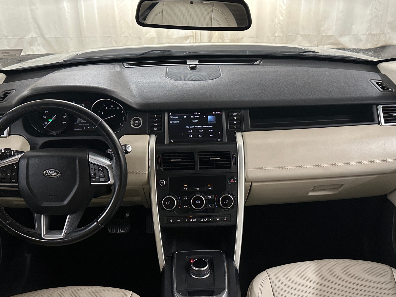 Thumbnail: 2019 Land Rover Discovery Sport - 2