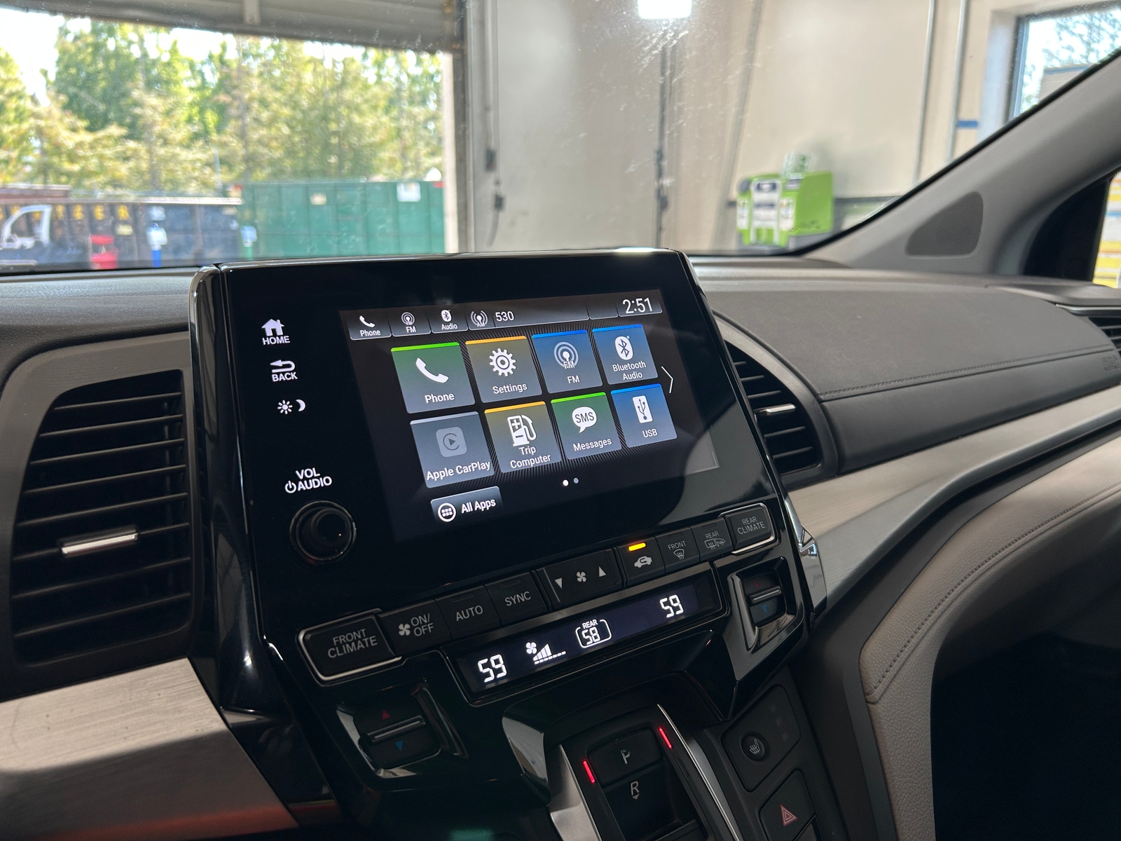 Thumbnail: 2018 Honda Odyssey - 3