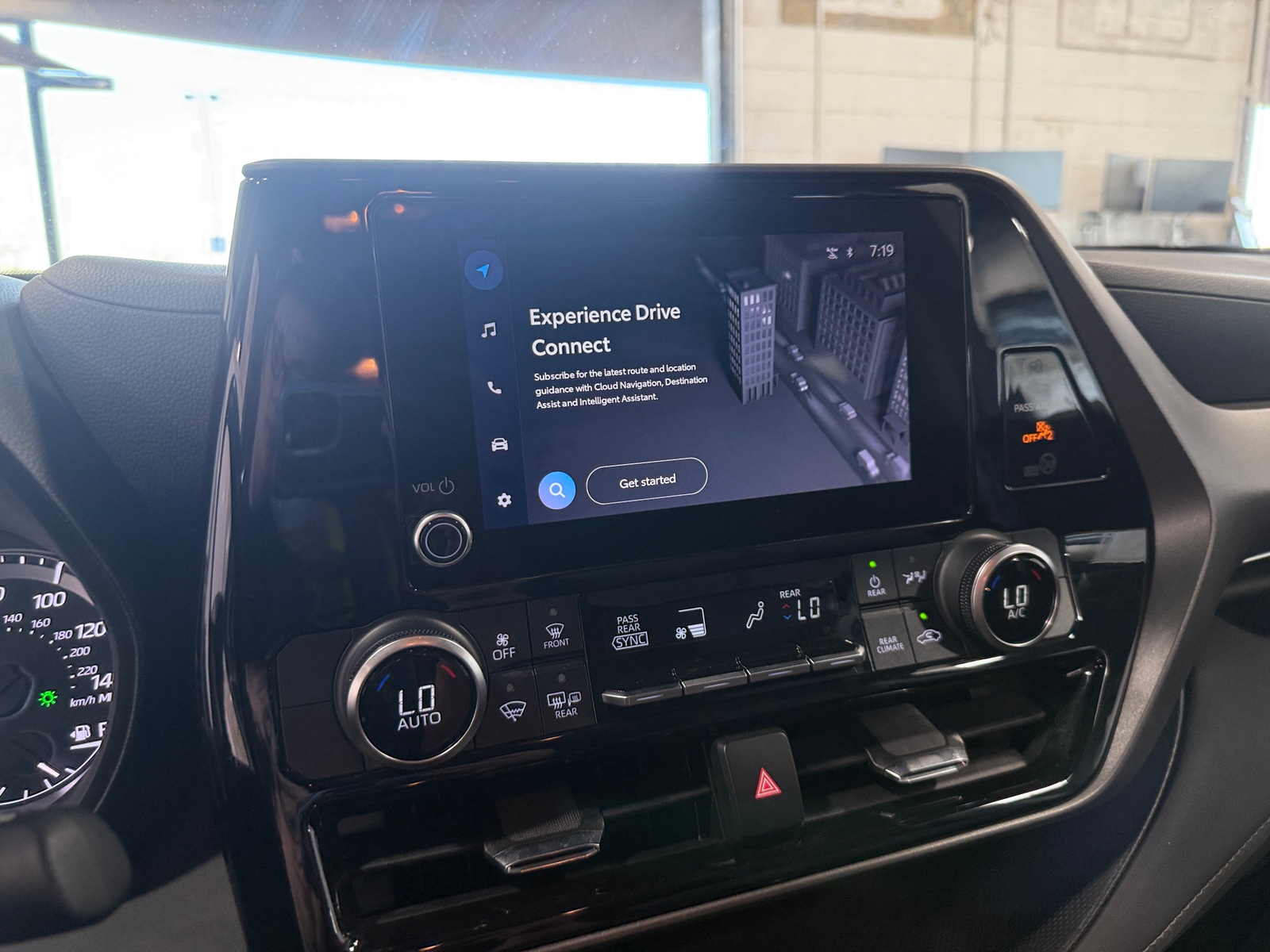 Thumbnail: 2024 Toyota Highlander - 4