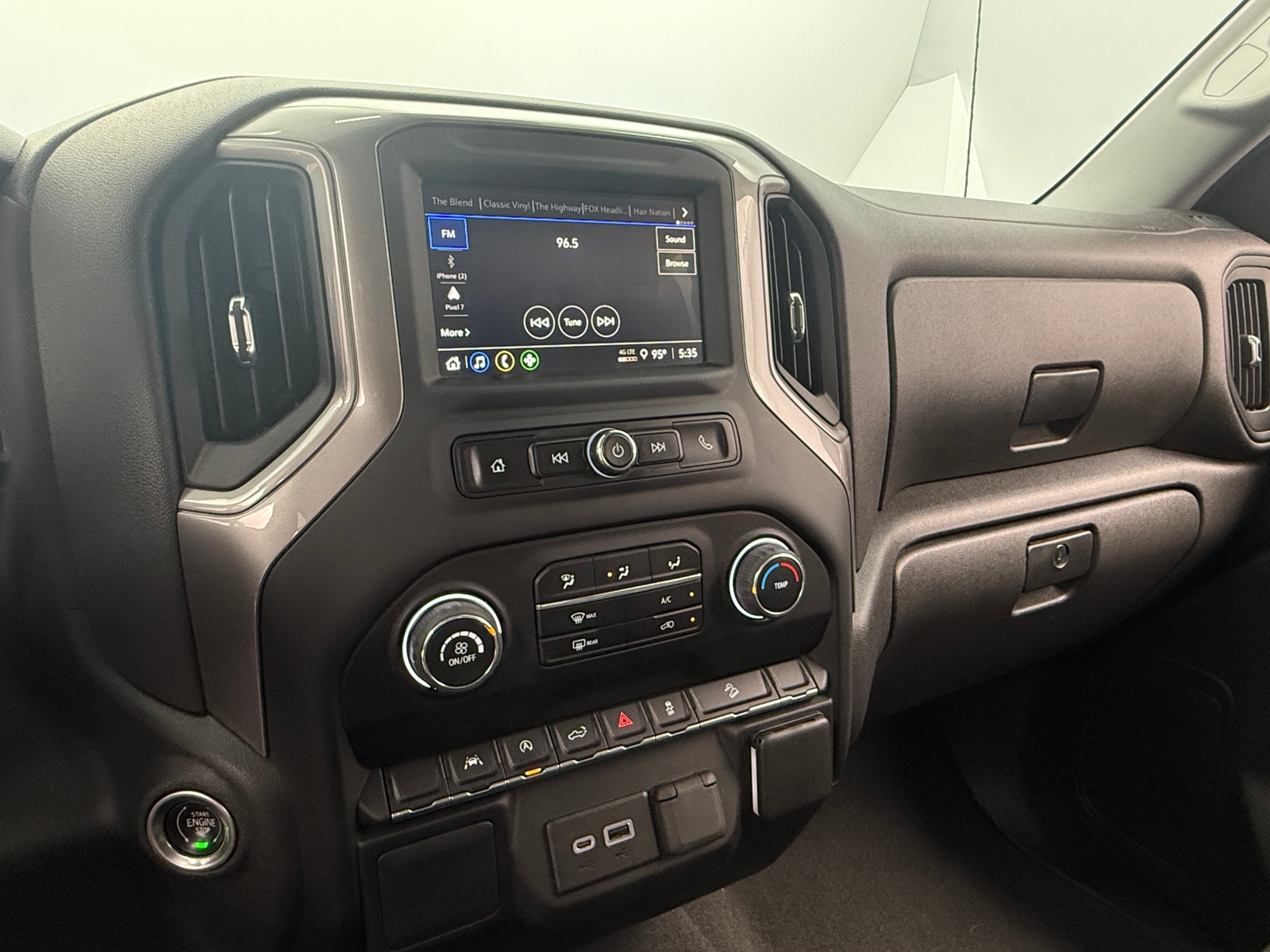 Thumbnail: 2022 Chevrolet Silverado 1500 - 4