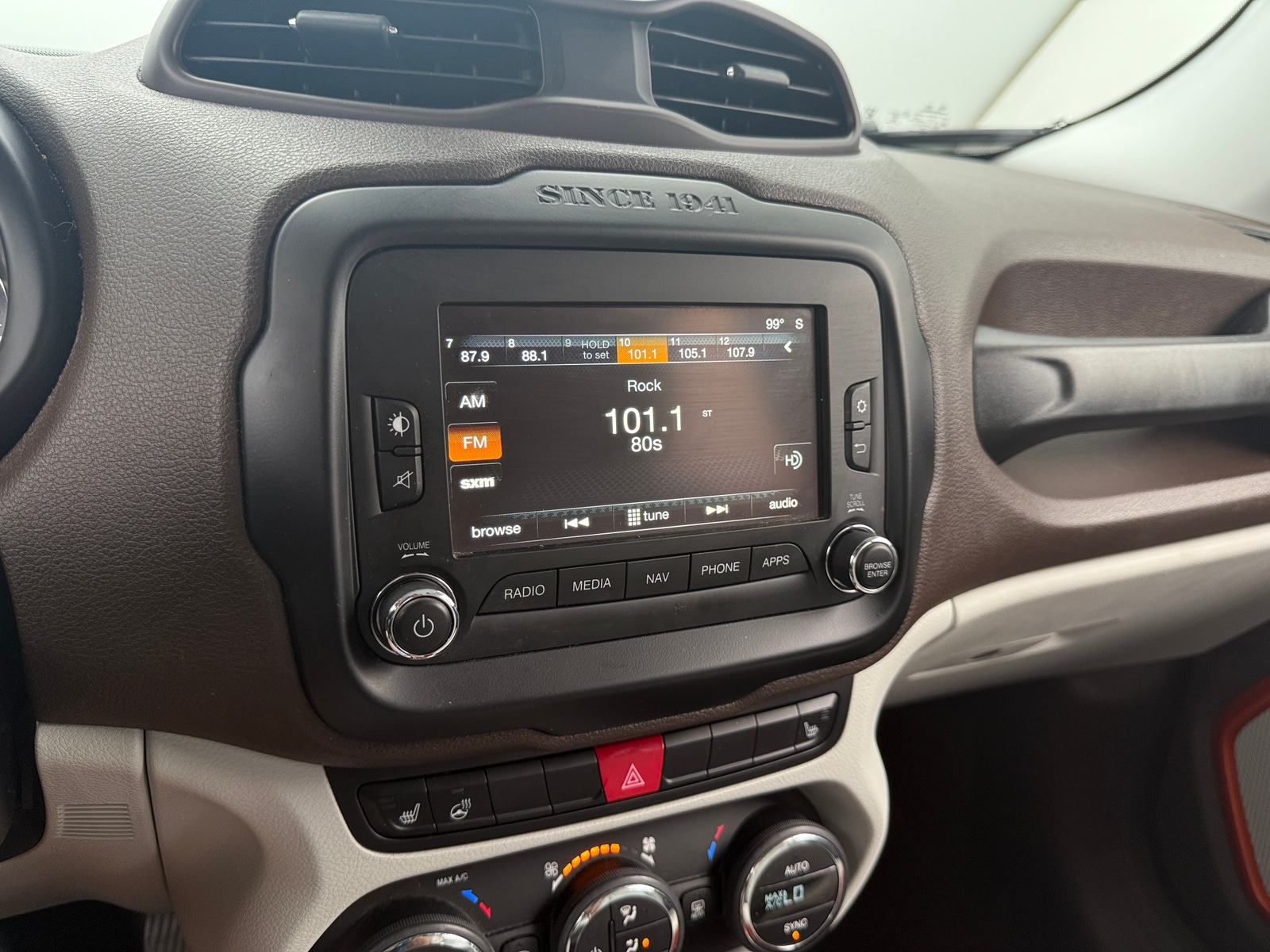 Thumbnail: 2017 Jeep Renegade - 3
