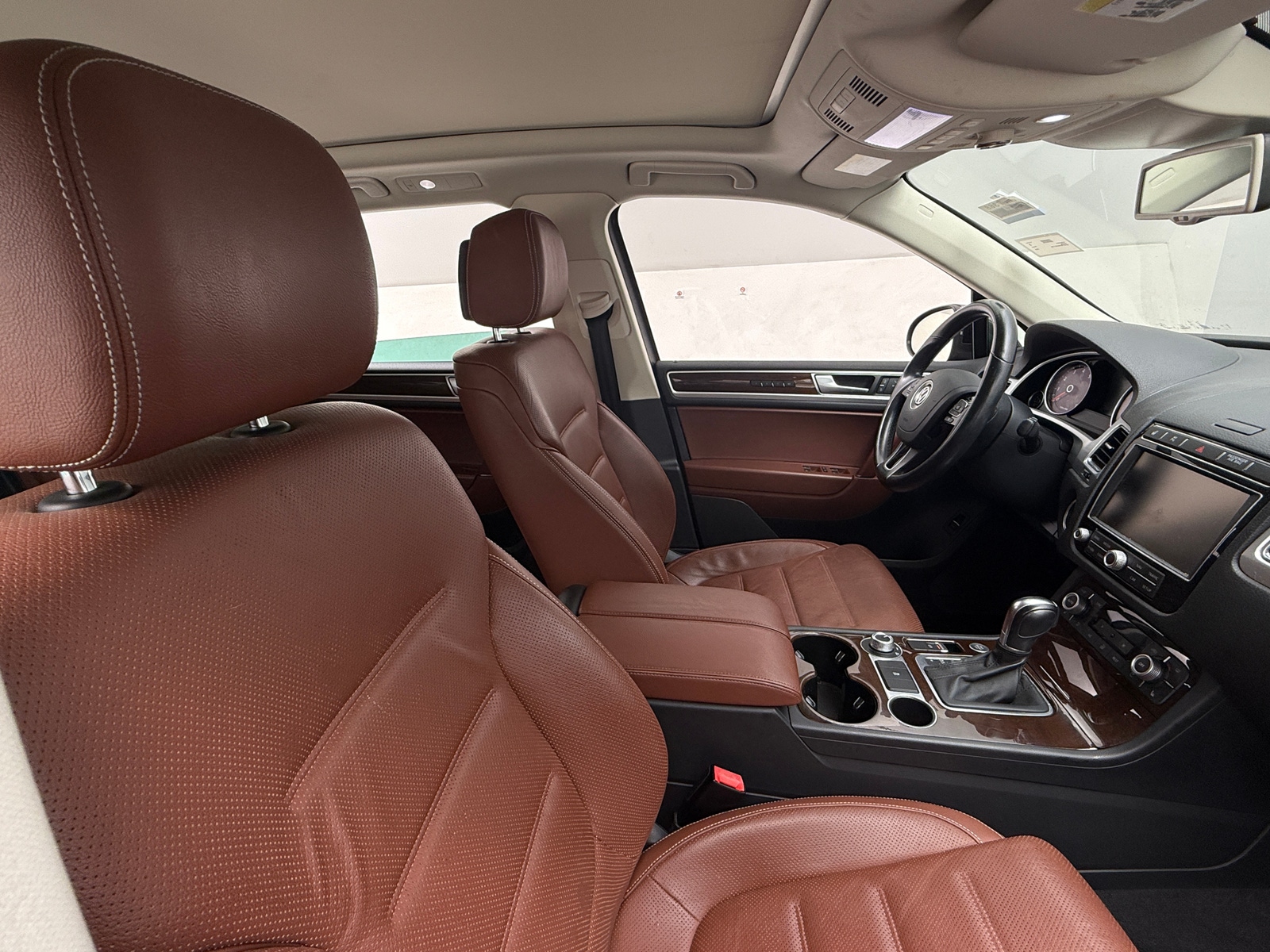 Thumbnail: 2016 Volkswagen Touareg - 2