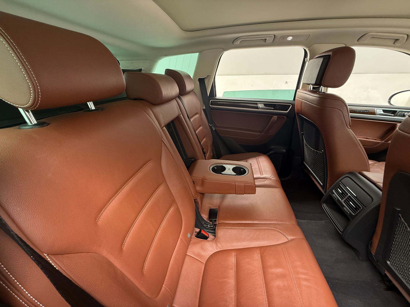 Thumbnail: 2016 Volkswagen Touareg - 6