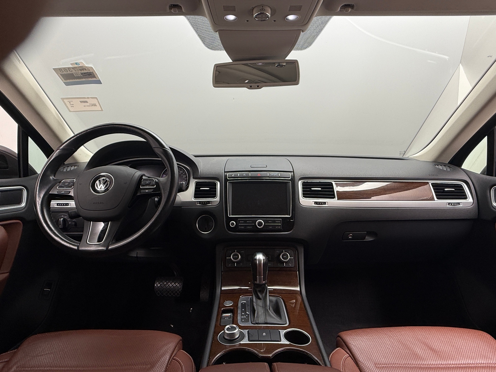 Thumbnail: 2016 Volkswagen Touareg - 3