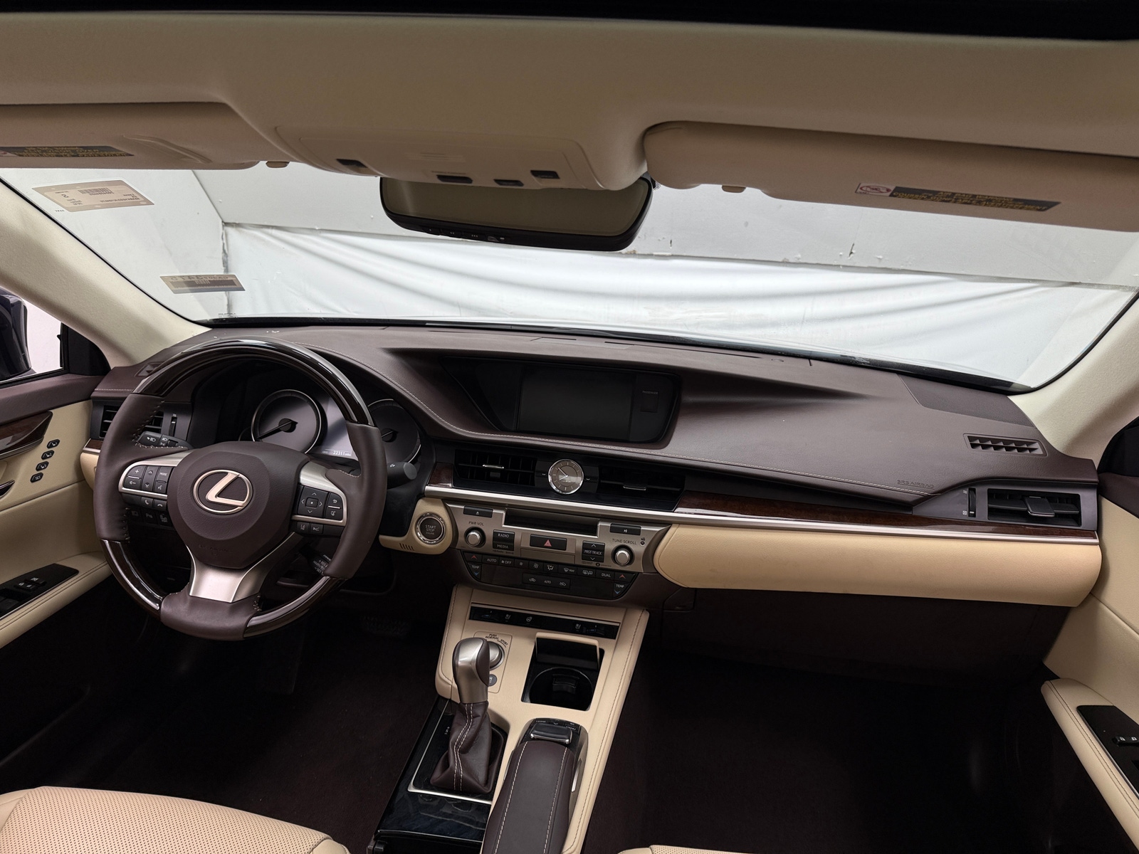 Thumbnail: 2018 Lexus ES - 2