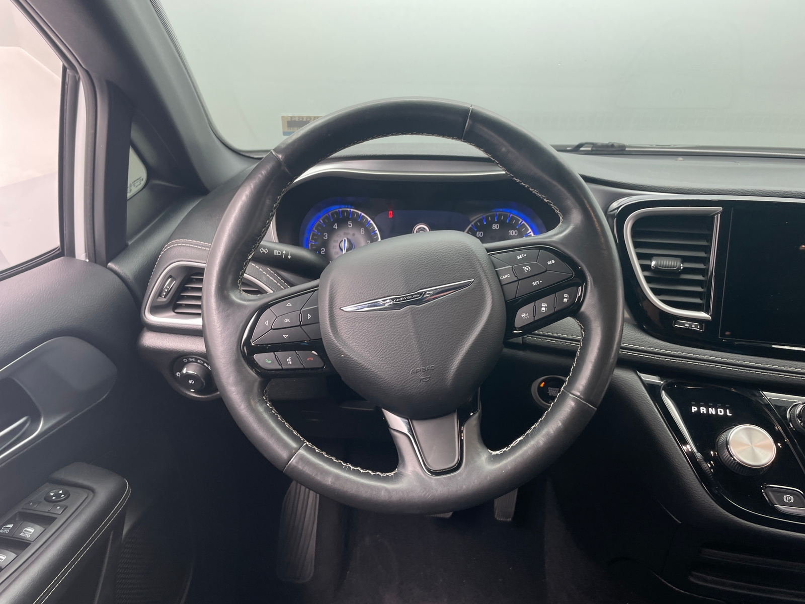 Thumbnail: 2021 Chrysler Pacifica - 5