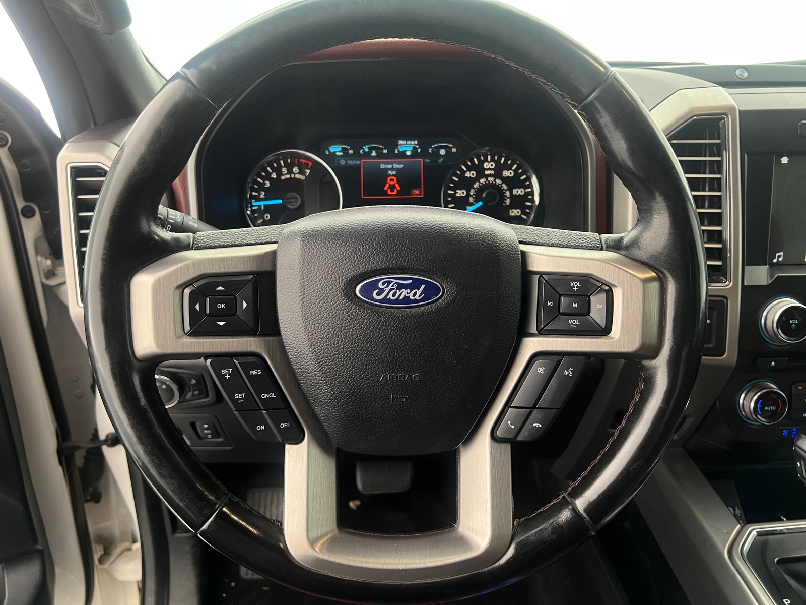 Thumbnail: 2018 Ford Econoline - 4