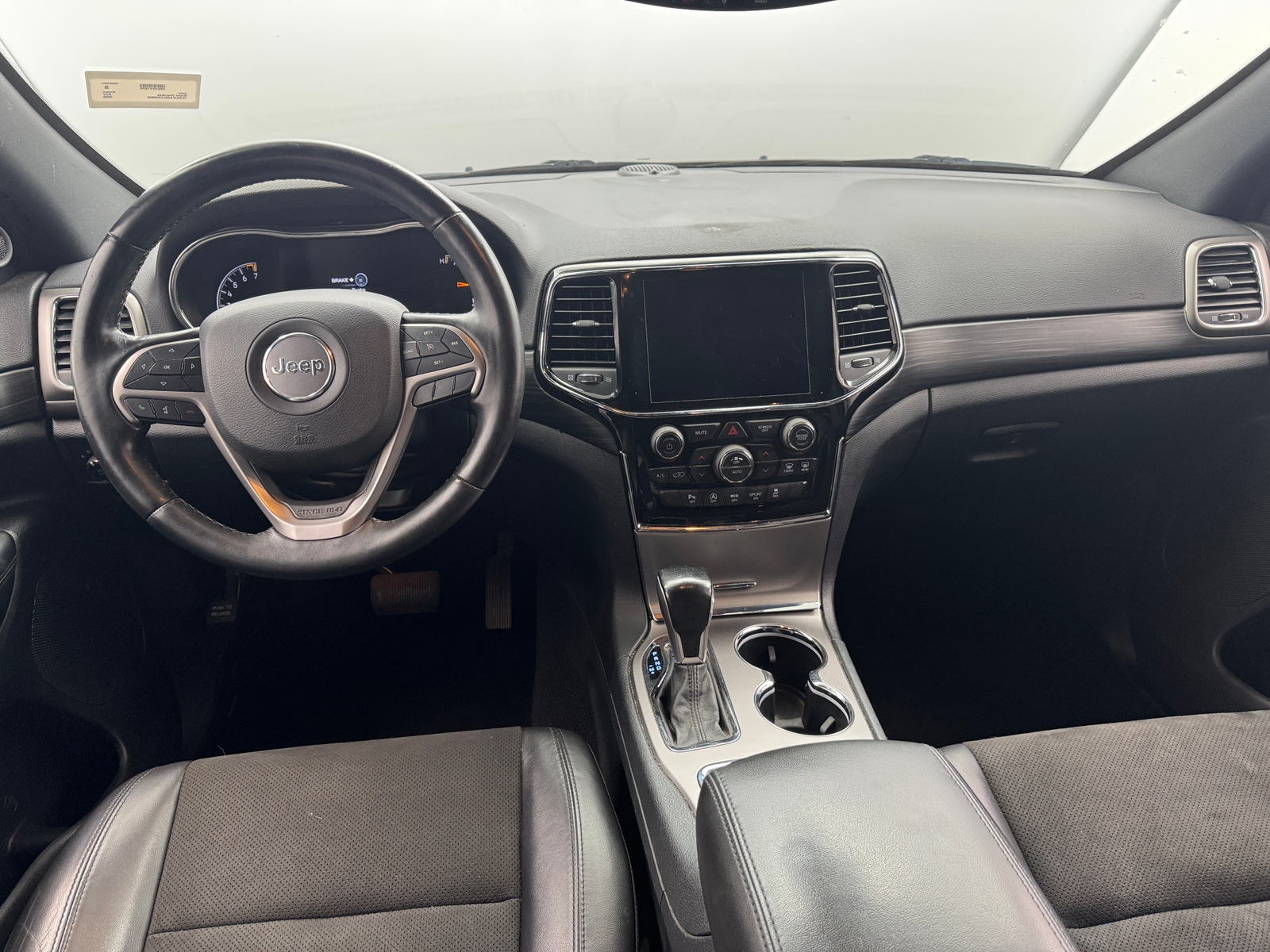 Thumbnail: 2020 Jeep Grand Cherokee - 3