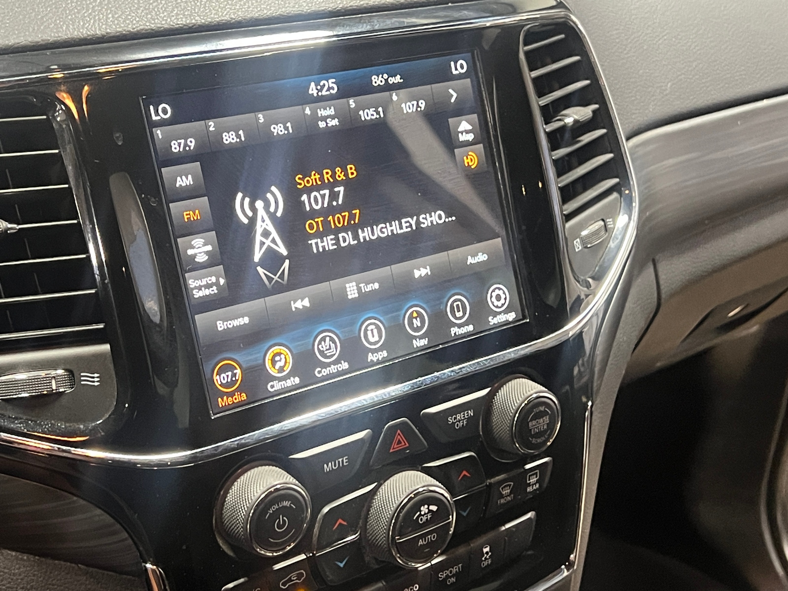 Thumbnail: 2020 Jeep Grand Cherokee - 4