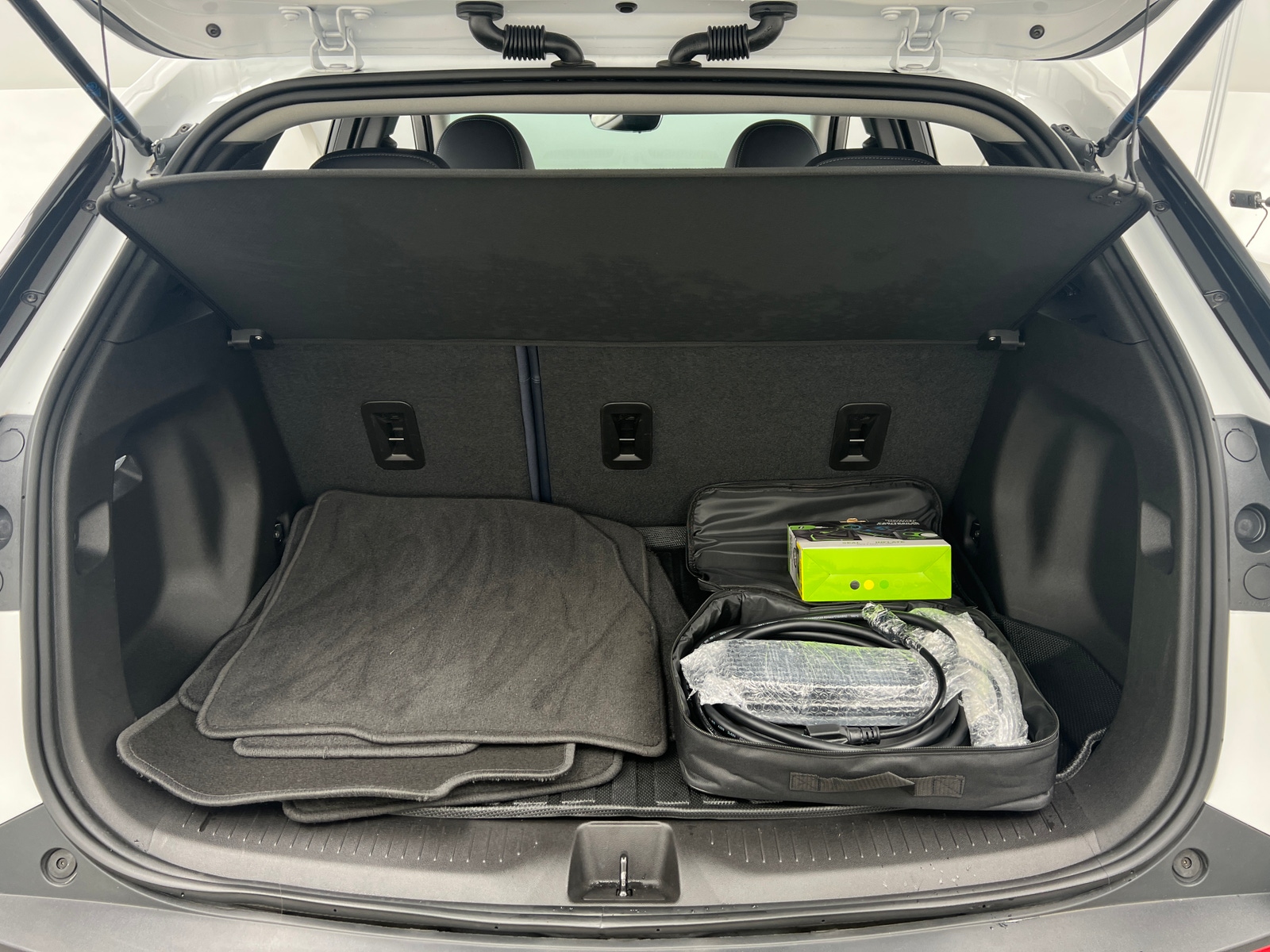 Thumbnail: 2023 Chevrolet Bolt EUV - 6