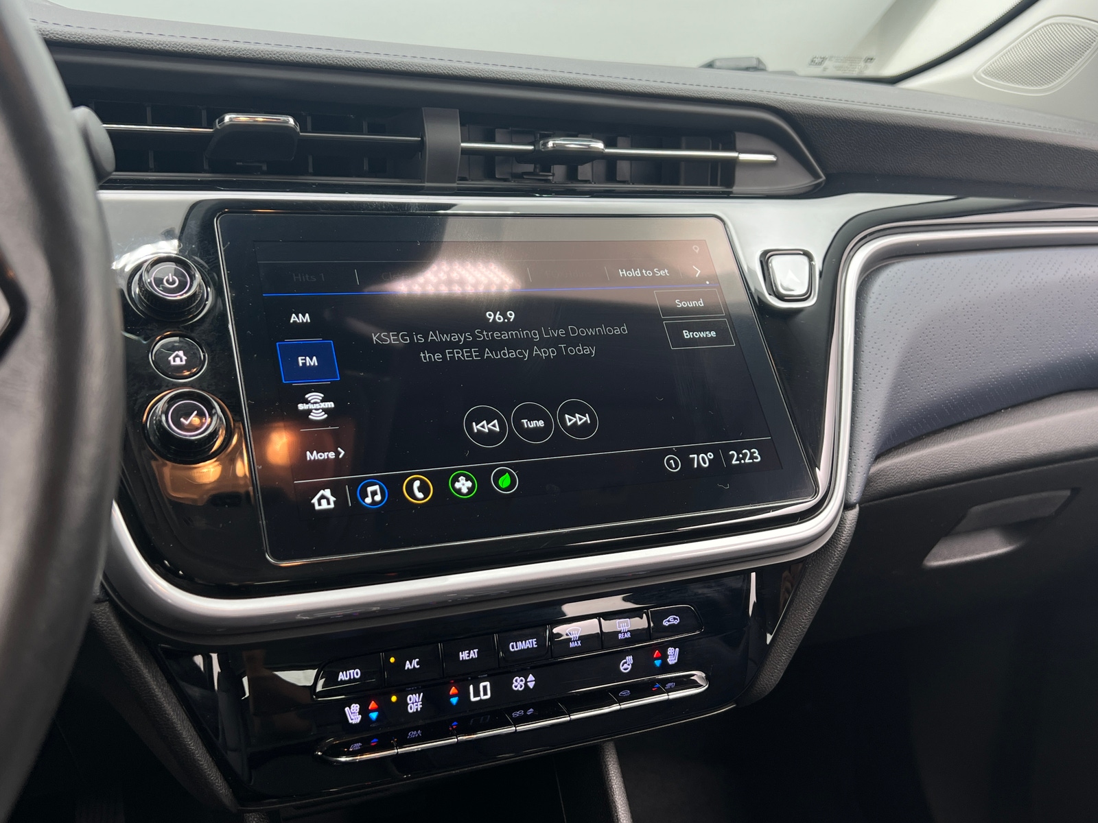 Thumbnail: 2023 Chevrolet Bolt EUV - 3