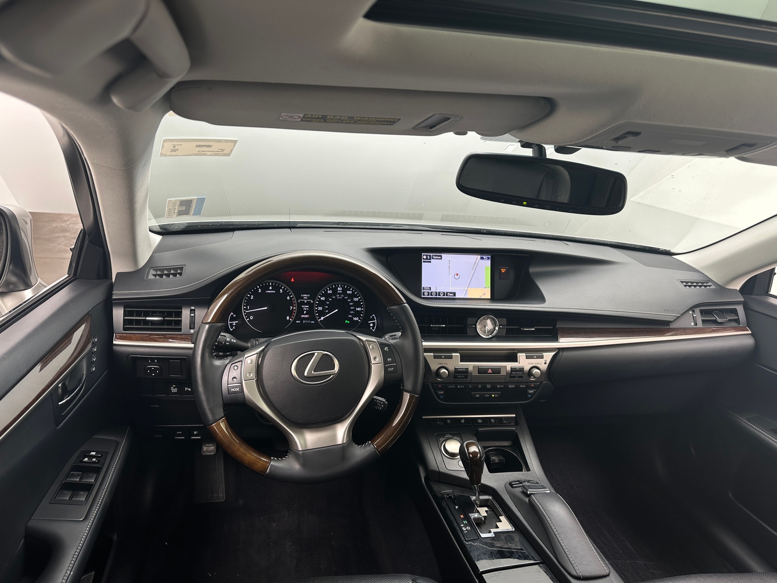 Thumbnail: 2015 Lexus ES - 3