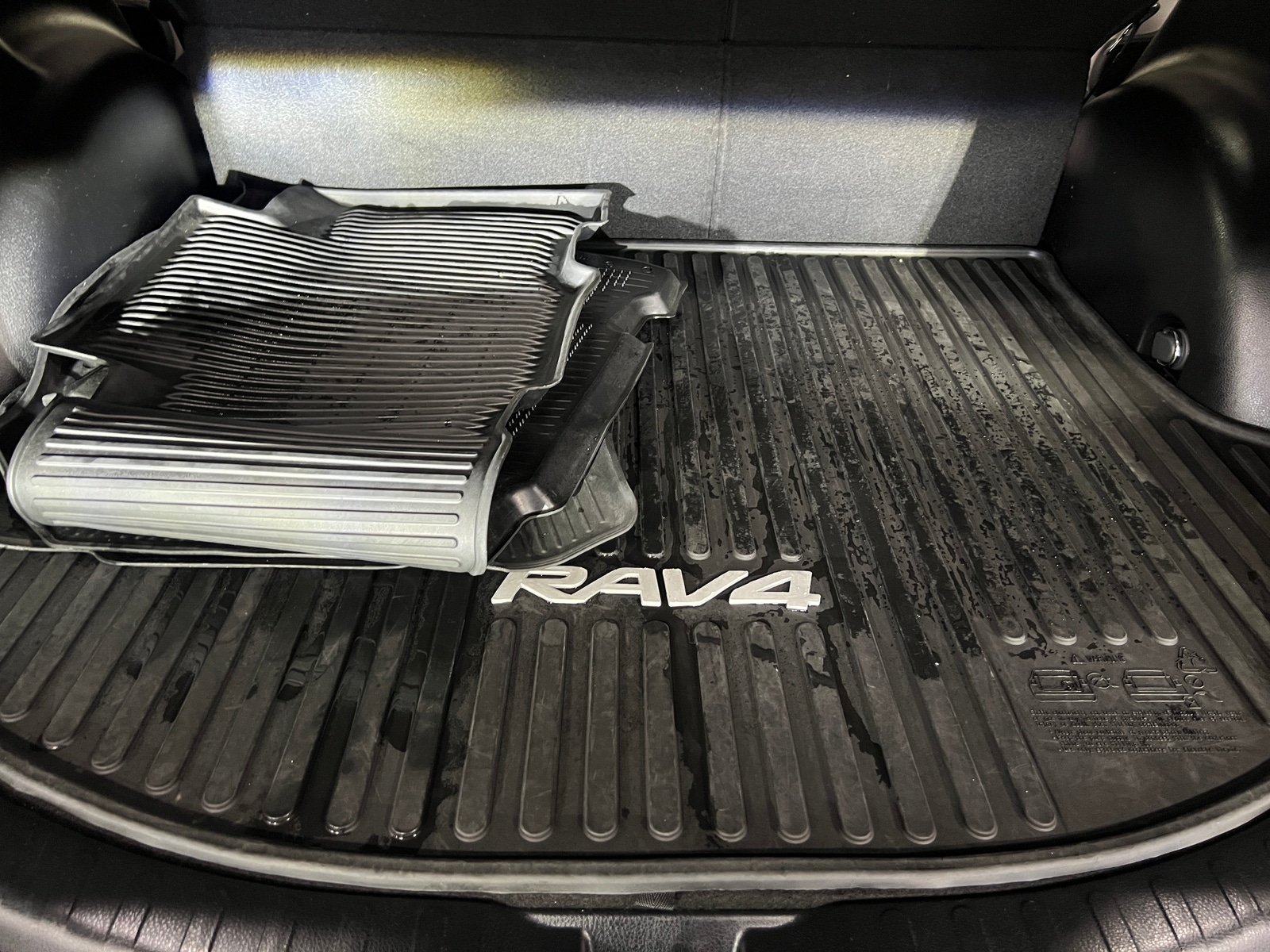 Thumbnail: 2014 Toyota RAV4 - 7