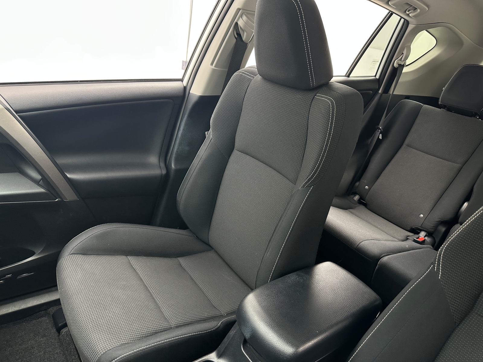 Thumbnail: 2018 Toyota RAV4 - 2