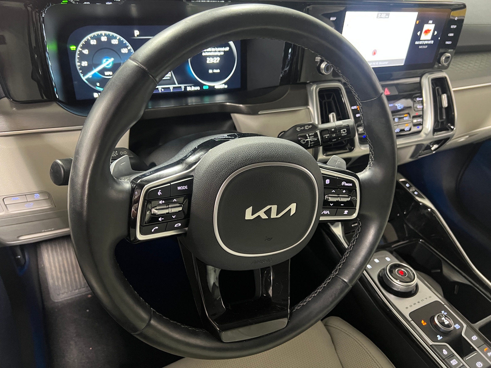 Thumbnail: 2023 Kia Sorento - 4