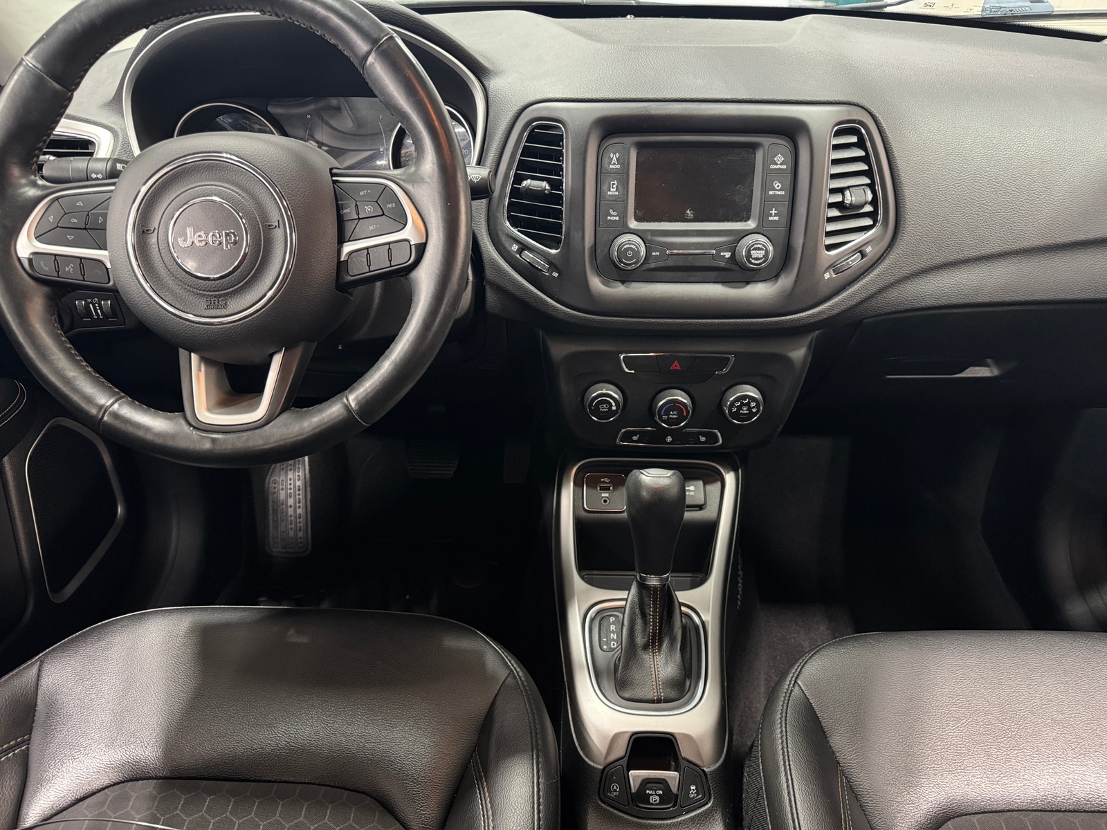 Thumbnail: 2018 Jeep Compass - 3