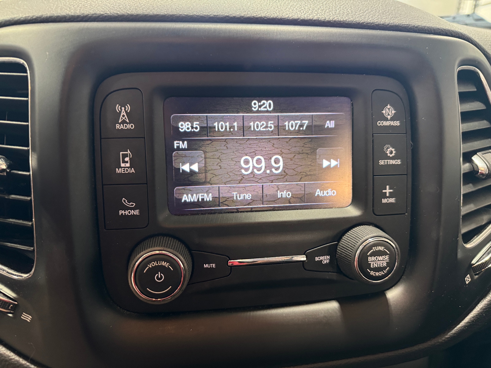 Thumbnail: 2018 Jeep Compass - 4