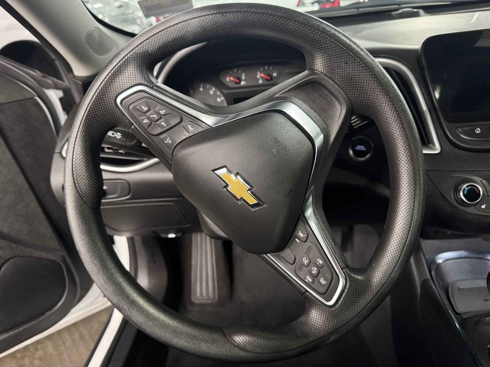 Thumbnail: 2024 Chevrolet Malibu - 5