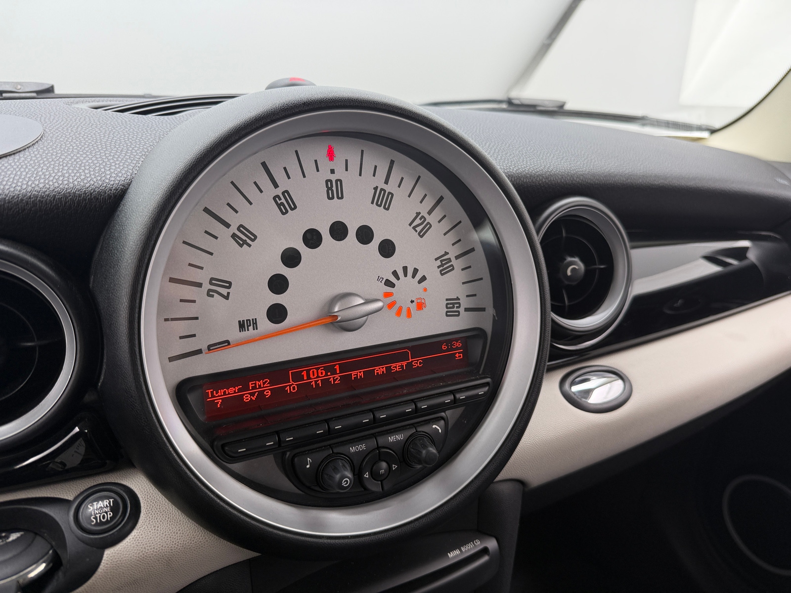 Thumbnail: 2013 MINI Cooper Hardtop - 3