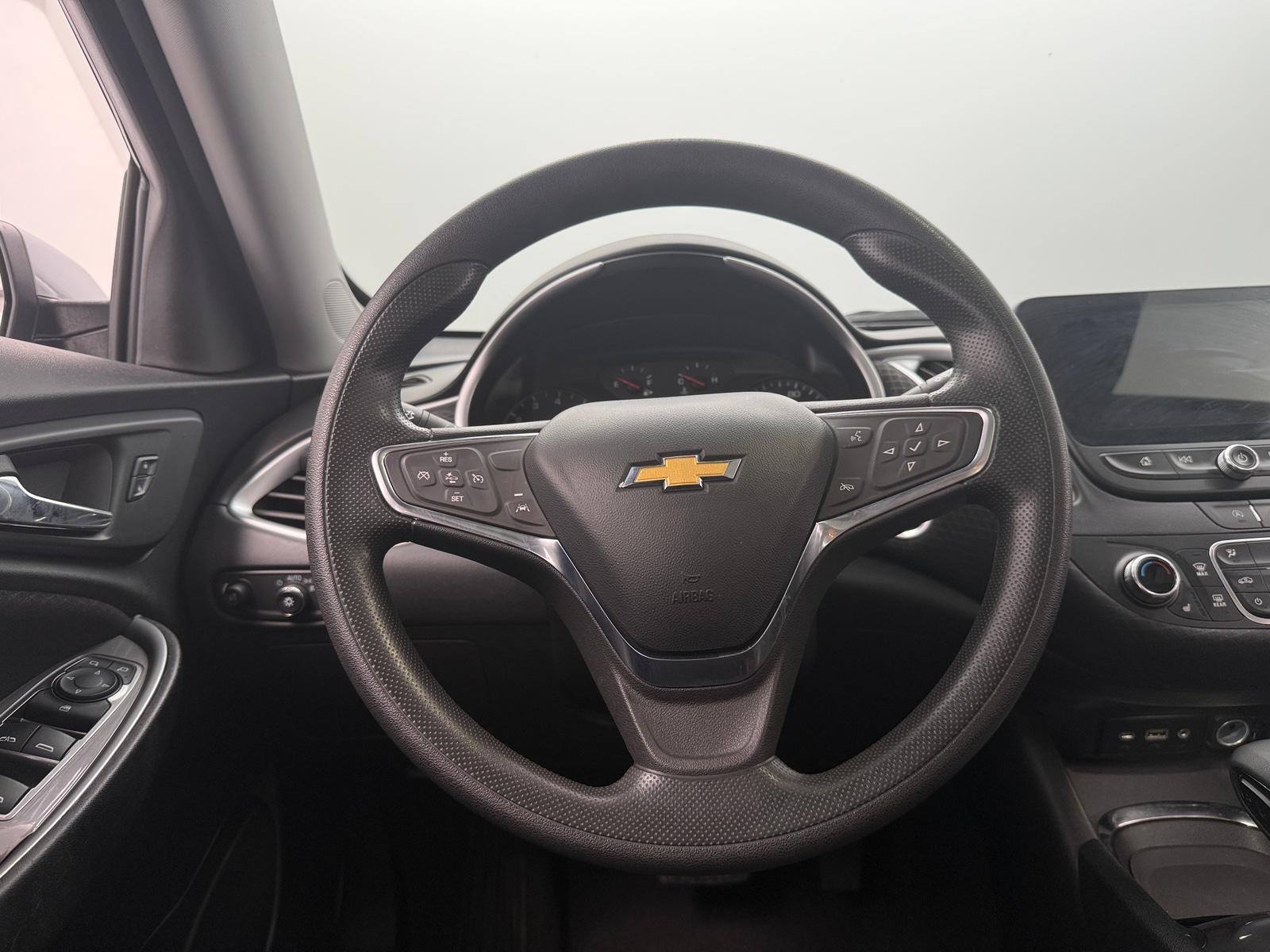 Thumbnail: 2024 Chevrolet Malibu - 5