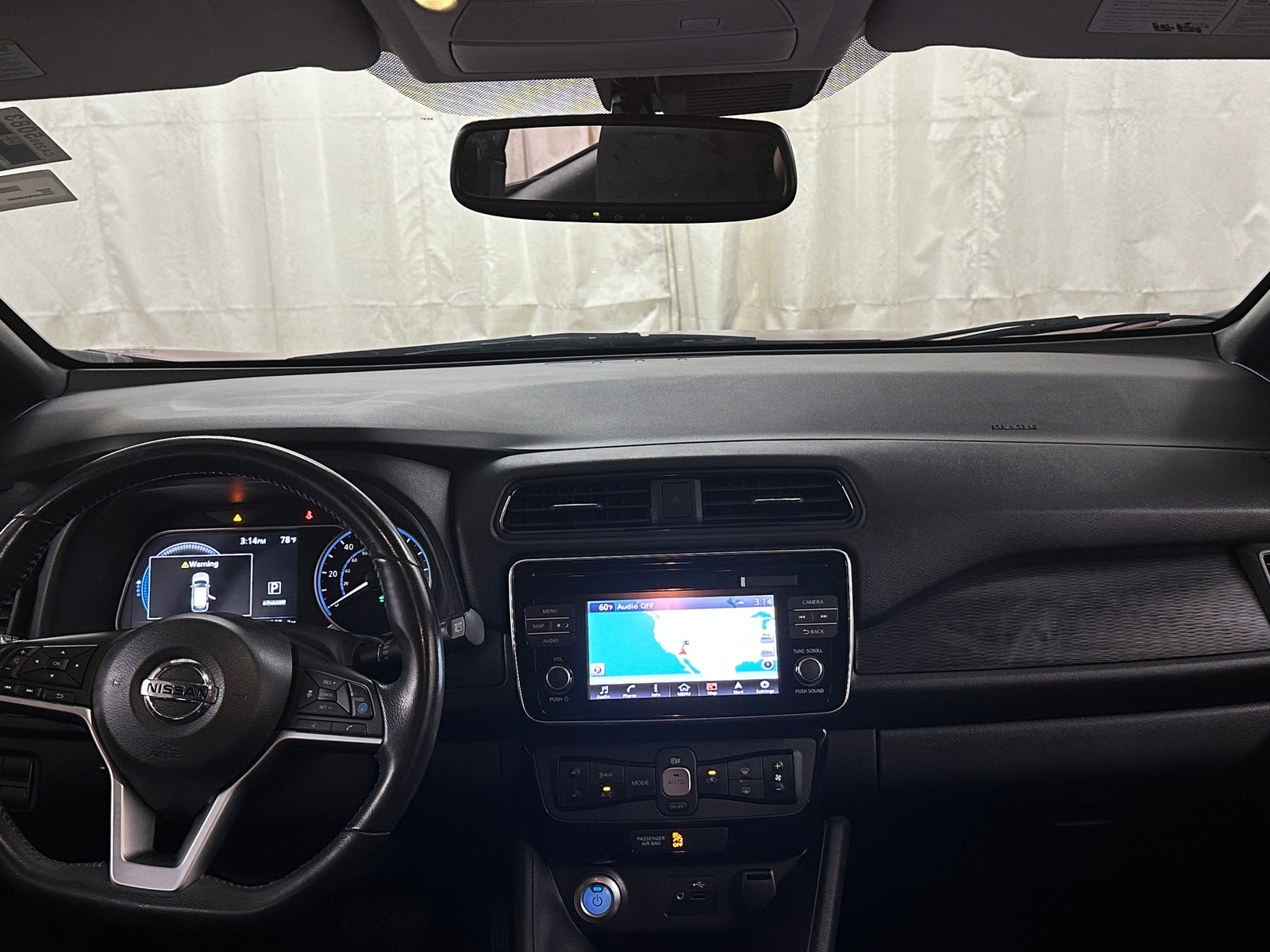 Thumbnail: 2018 Nissan Leaf - 3