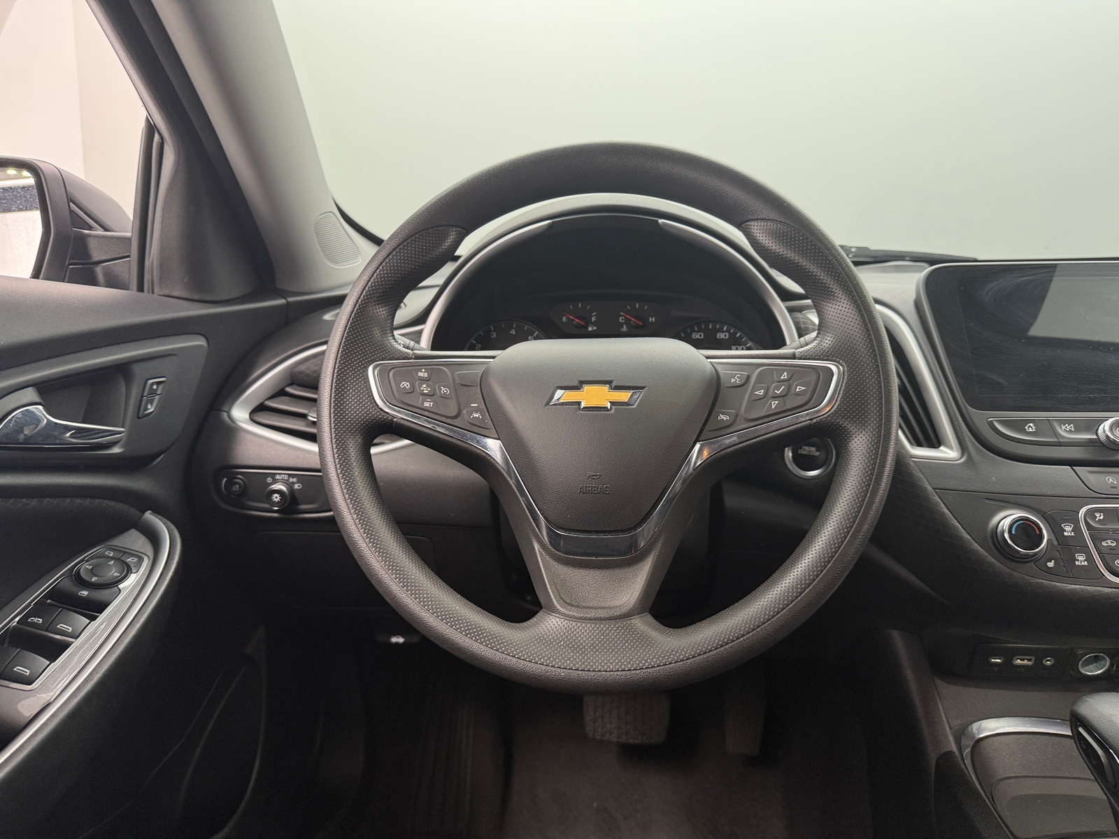 Thumbnail: 2023 Chevrolet Malibu - 5