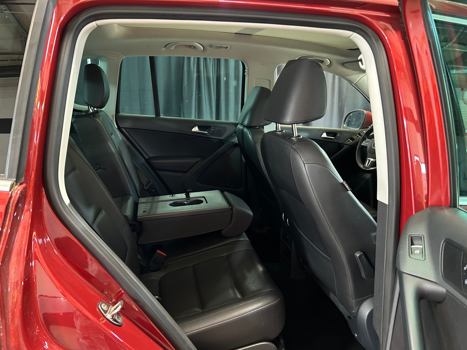 Thumbnail: 2015 Volkswagen Tiguan - 6