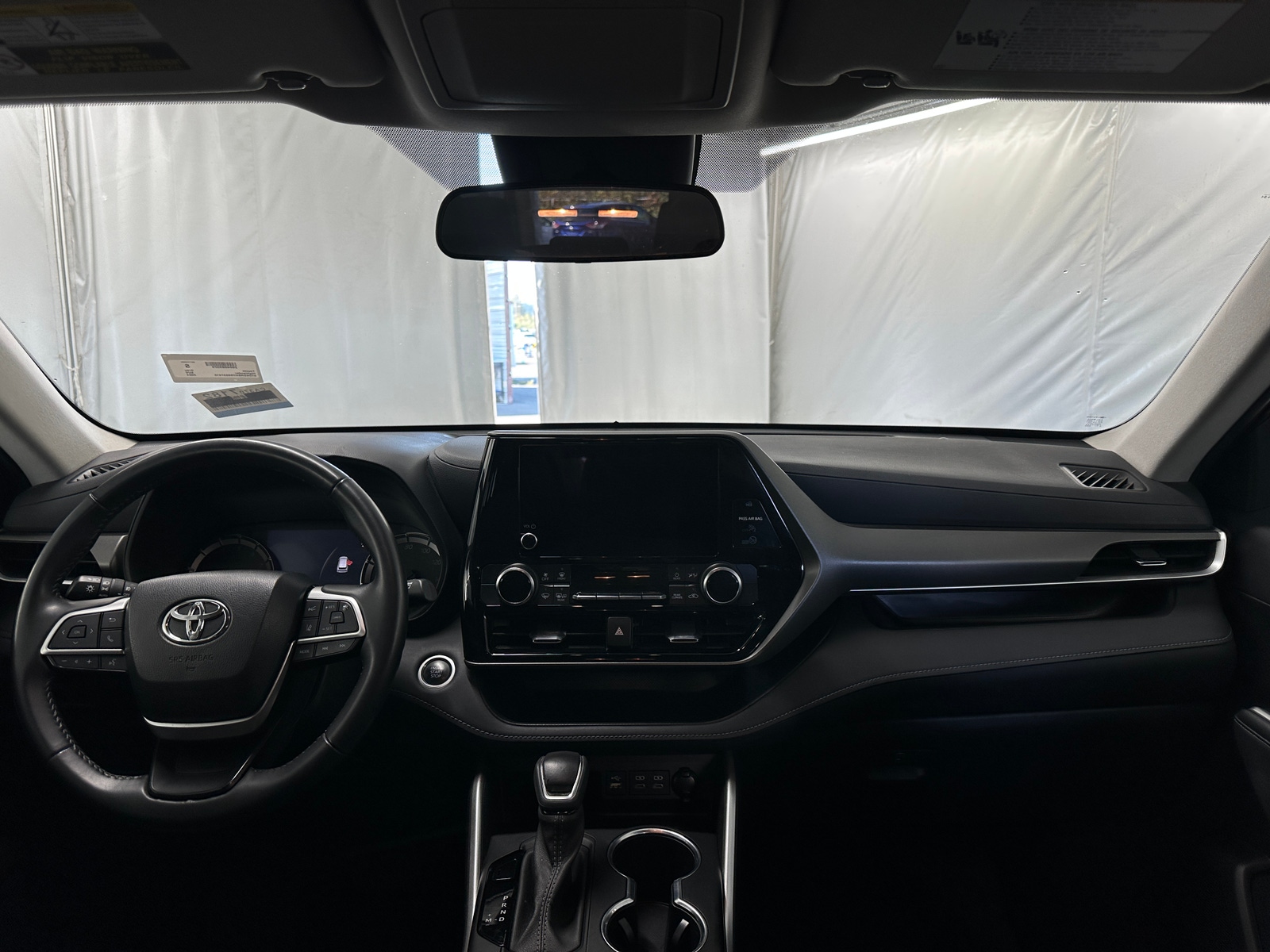 Thumbnail: 2024 Toyota Highlander - 3