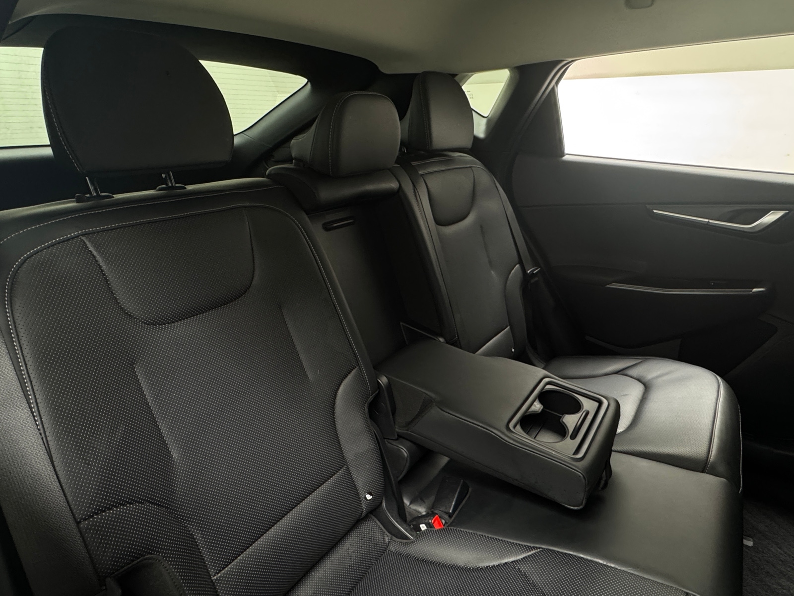 Thumbnail: 2022 Kia EV6 - 5