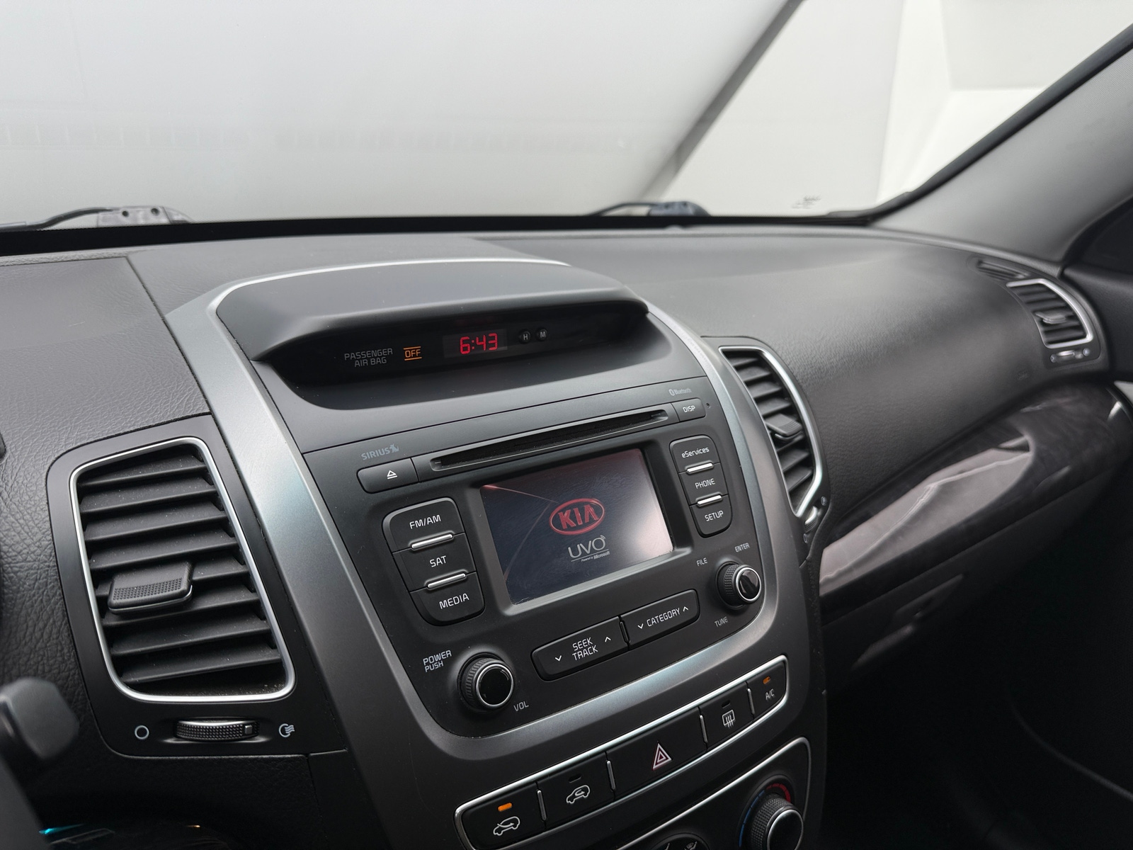 Thumbnail: 2015 Kia Sorento - 4