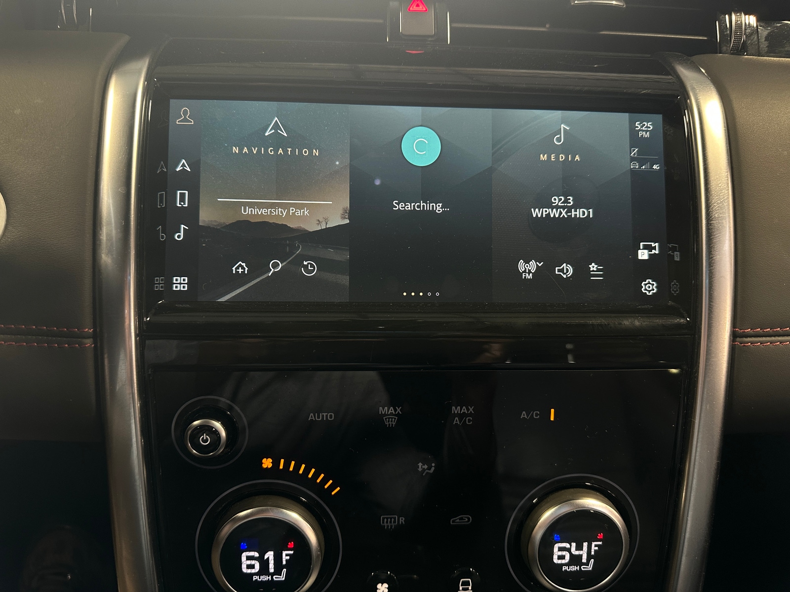Thumbnail: 2021 Land Rover Discovery Sport - 3