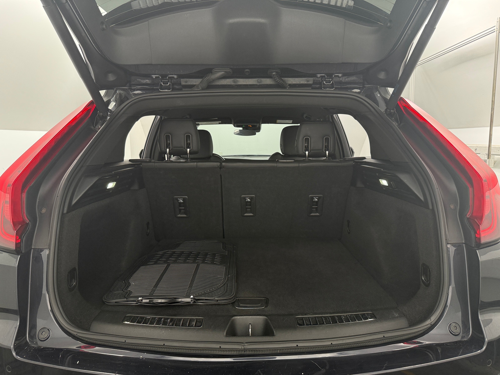 Thumbnail: 2023 Cadillac XT4 - 6