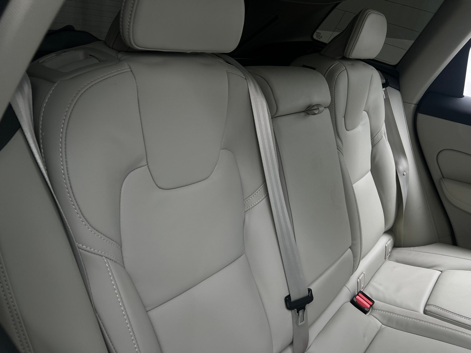 Thumbnail: 2022 Volvo XC60 - 5