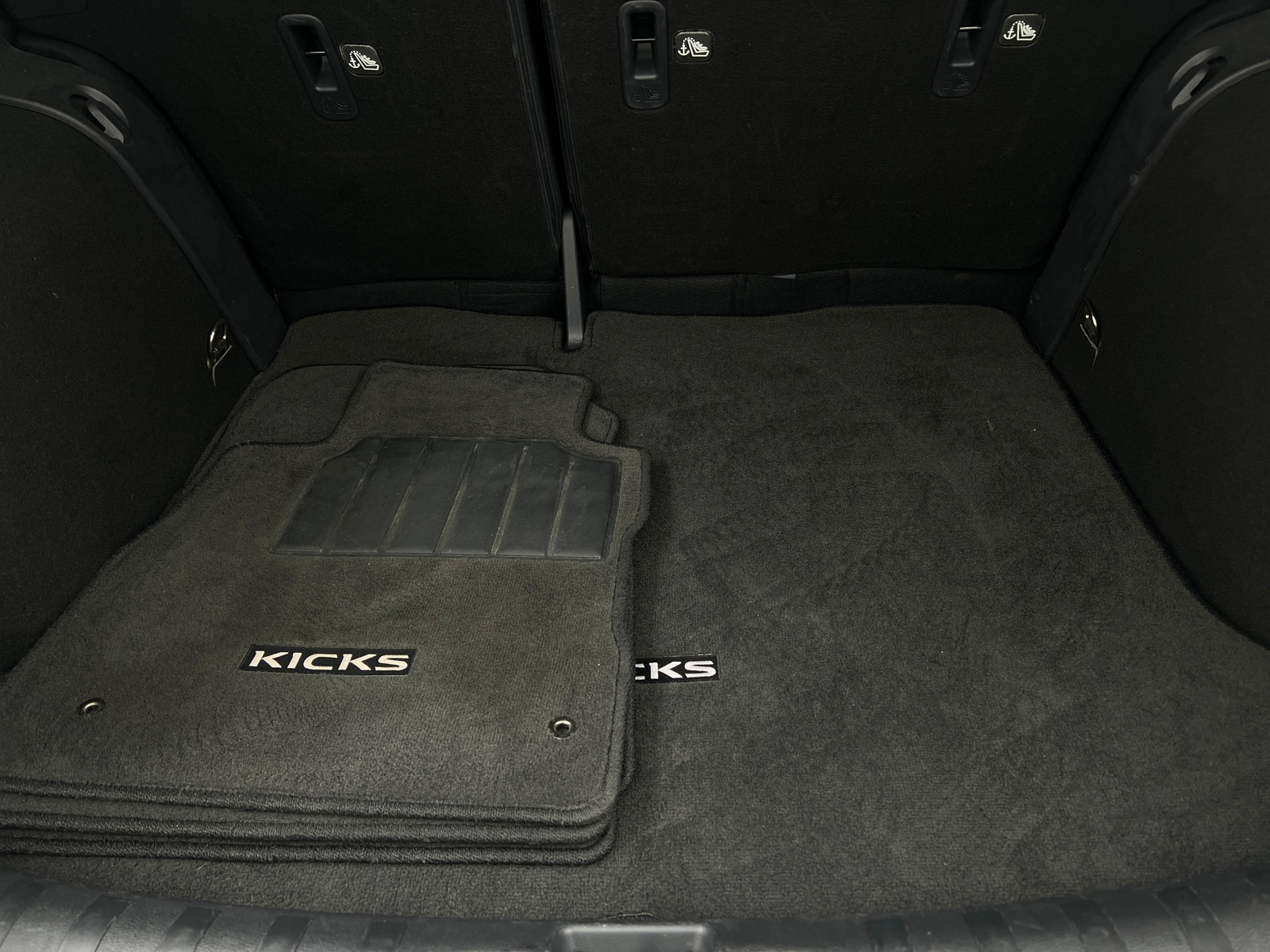 Thumbnail: 2021 Nissan Kicks - 7